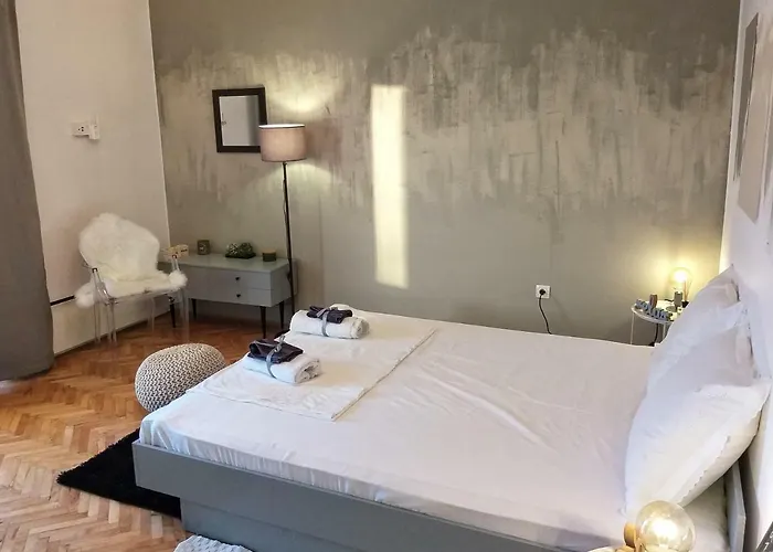 For 4 - Lovreta Lägenhet